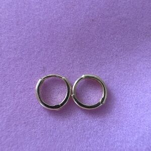 Banter huggie hoops 10k gold